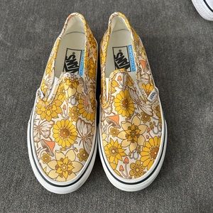 Retro floral/butterfly Vans slip ons size 7